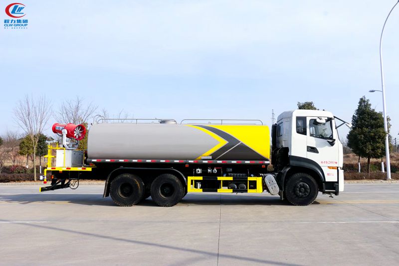 高端東風天龍18方灑水車