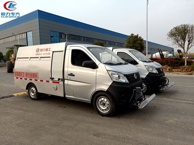 路面清洗養護車